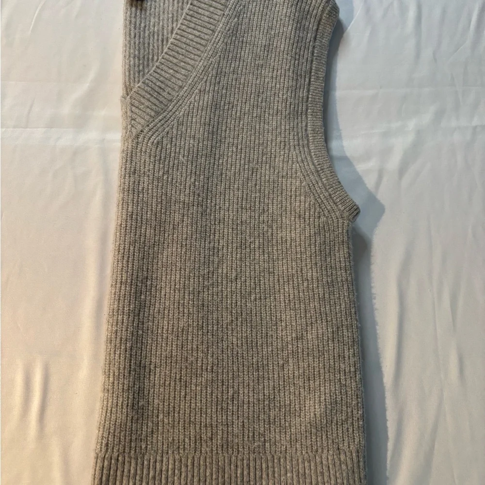 Banana Republic Gray Knit Vest